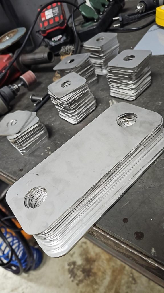 lasersko rezanje čelika lasersko rezanje inoxa laser cut aluminij primjer izrezanog čeličnog dijela lasersko rezanje metalnih ploča