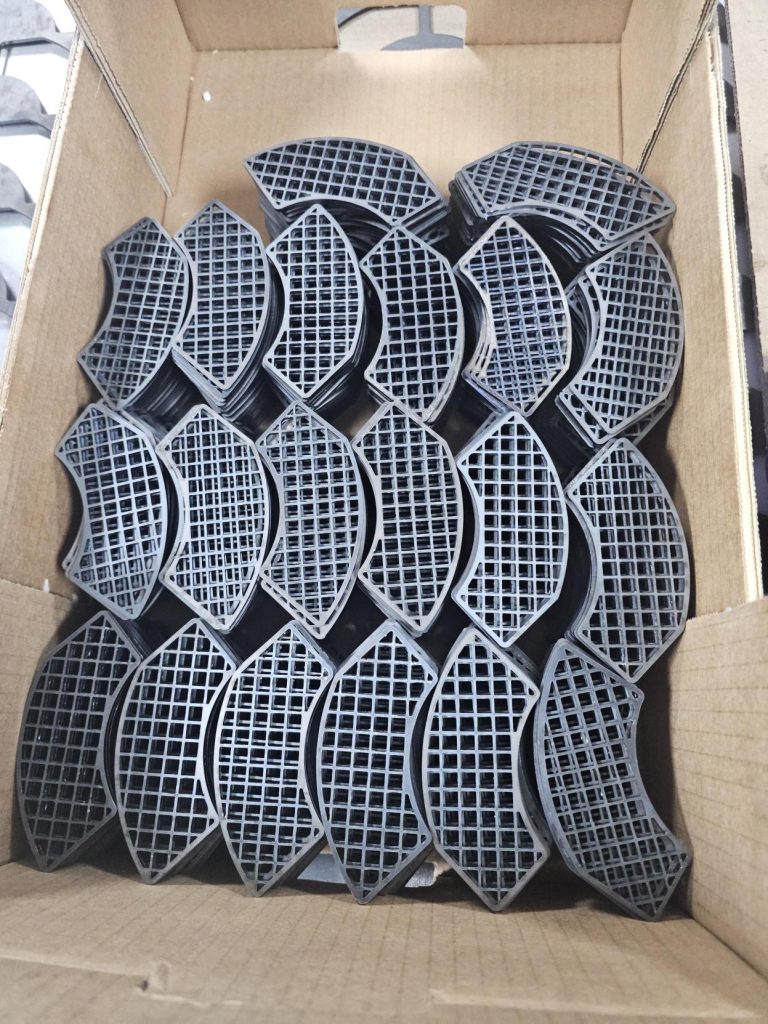 lasersko rezanje čelika lasersko rezanje inoxa laser cut aluminij primjer izrezanog čeličnog dijela lasersko rezanje metalnih ploča