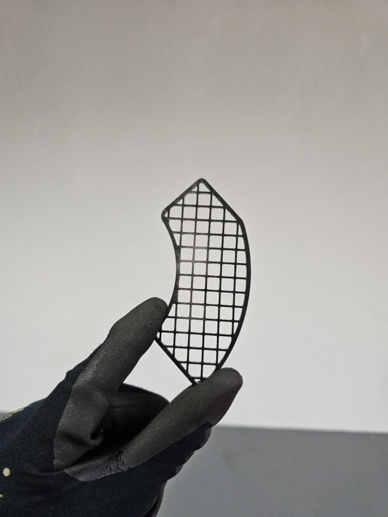 lasersko rezanje čelika lasersko rezanje inoxa laser cut aluminij primjer izrezanog čeličnog dijela lasersko rezanje metalnih ploča