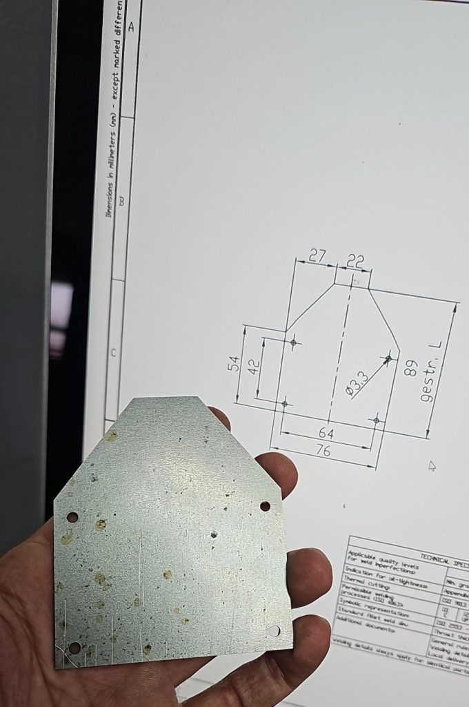 lasersko rezanje čelika lasersko rezanje inoxa laser cut aluminij primjer izrezanog čeličnog dijela lasersko rezanje metalnih ploča